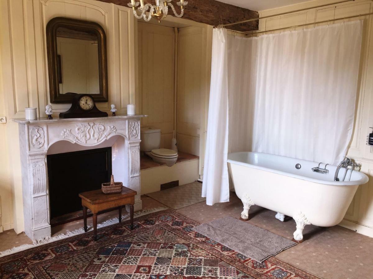 Chateau De Fleury La Foret Bed and Breakfast Igoville Buitenkant foto